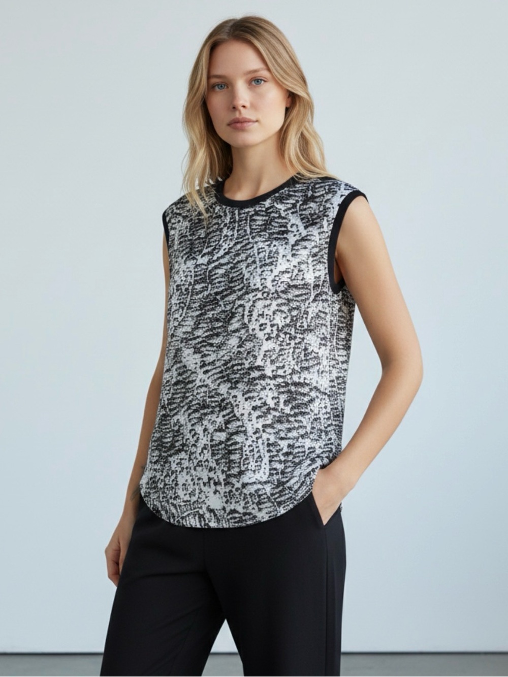 Helmut Lang Black & White Sleeveless Textured Print Shell S